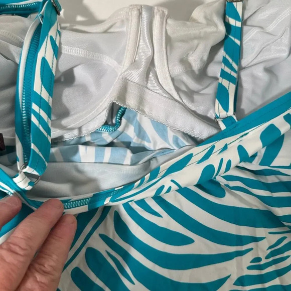 Dana Buchman Swim Top - Picture 2 of 5